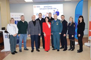 В Мелитополе представили более 200 вакансий на ярмарке трудоустройства