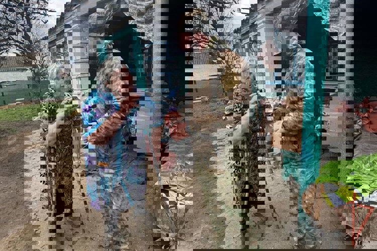 Военнослужащие Росгвардии оказали адресную помощь жителям Херсонской и Запорожской областей