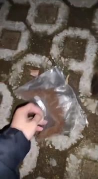 О, ужин. Хватай и беги, так вкуснее