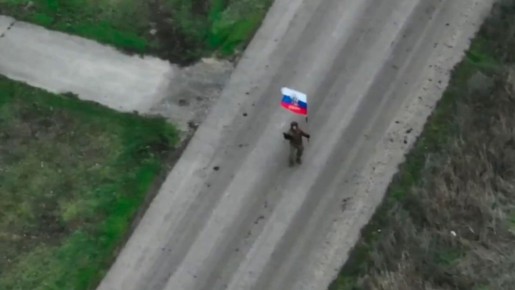 Российский триколор в Варваровке сняли с дрона