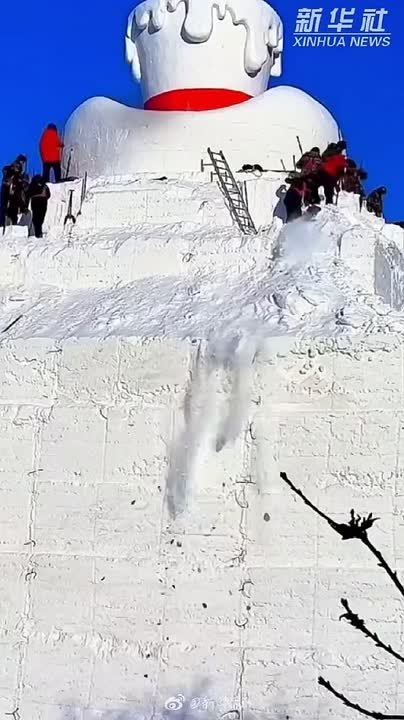В Китае сделали снеговика высотой 23,8 метра
