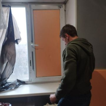 Аварийная бригада «КарелКоммунЭнерго» занимается ликвидацией последствий обстрелов в городе Васильевка