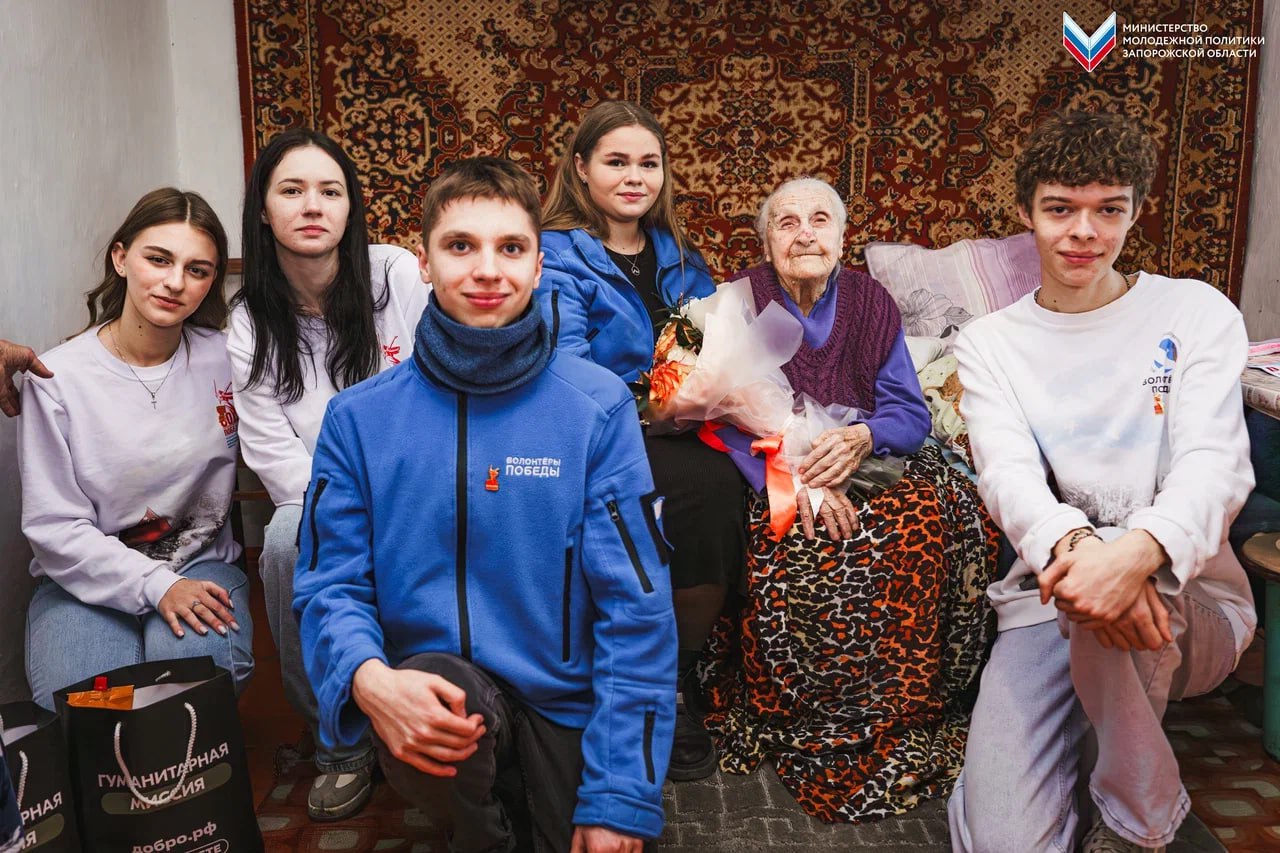 «Волонтёры Победы» поздравили ветерана ВОВ со 100-летием!