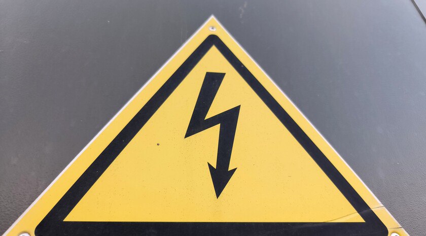 В результате атаки ВСУ на Каменку-Днепровскую без электричества остались 1152 абонента