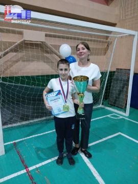 12 декабря на базе «СОШ №5» прошло Открытое Первенство Энергодара по прыжкам на батуте в дисциплине прыжки на акробатической дорожке и спортивная акробатика, посвящённое Дню Конституции Российской Федерации