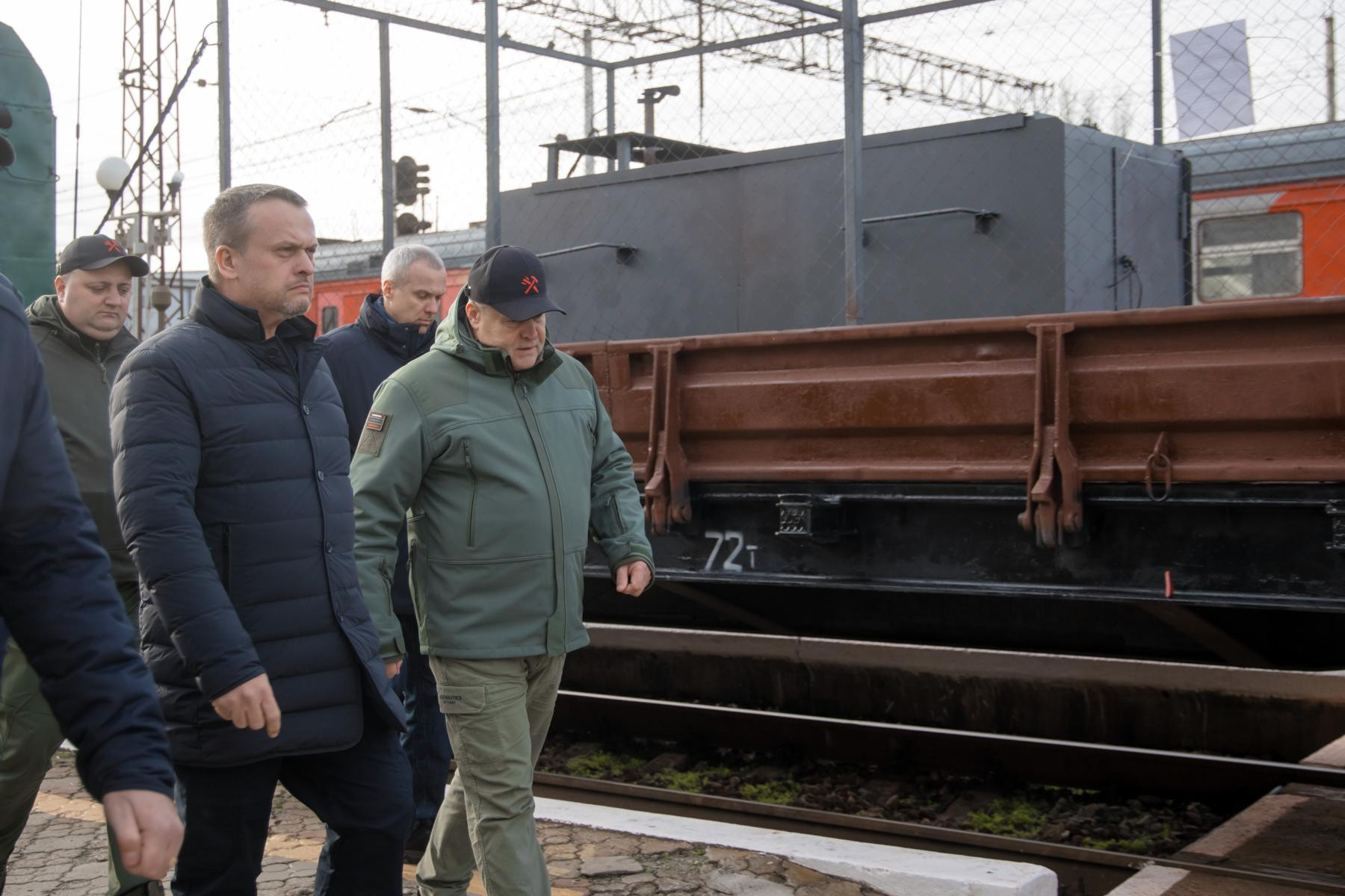 Андрей Никитин почтил память железнодорожников, погибших при восстановлении исторических регионов