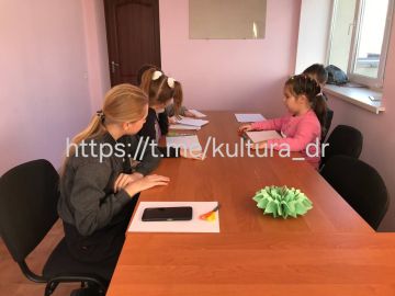 В Балковском СДК прошёл мастер-класс по созданию новогодних снежинок!