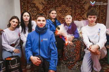 «Волонтёры Победы» поздравили ветерана ВОВ со 100-летием!
