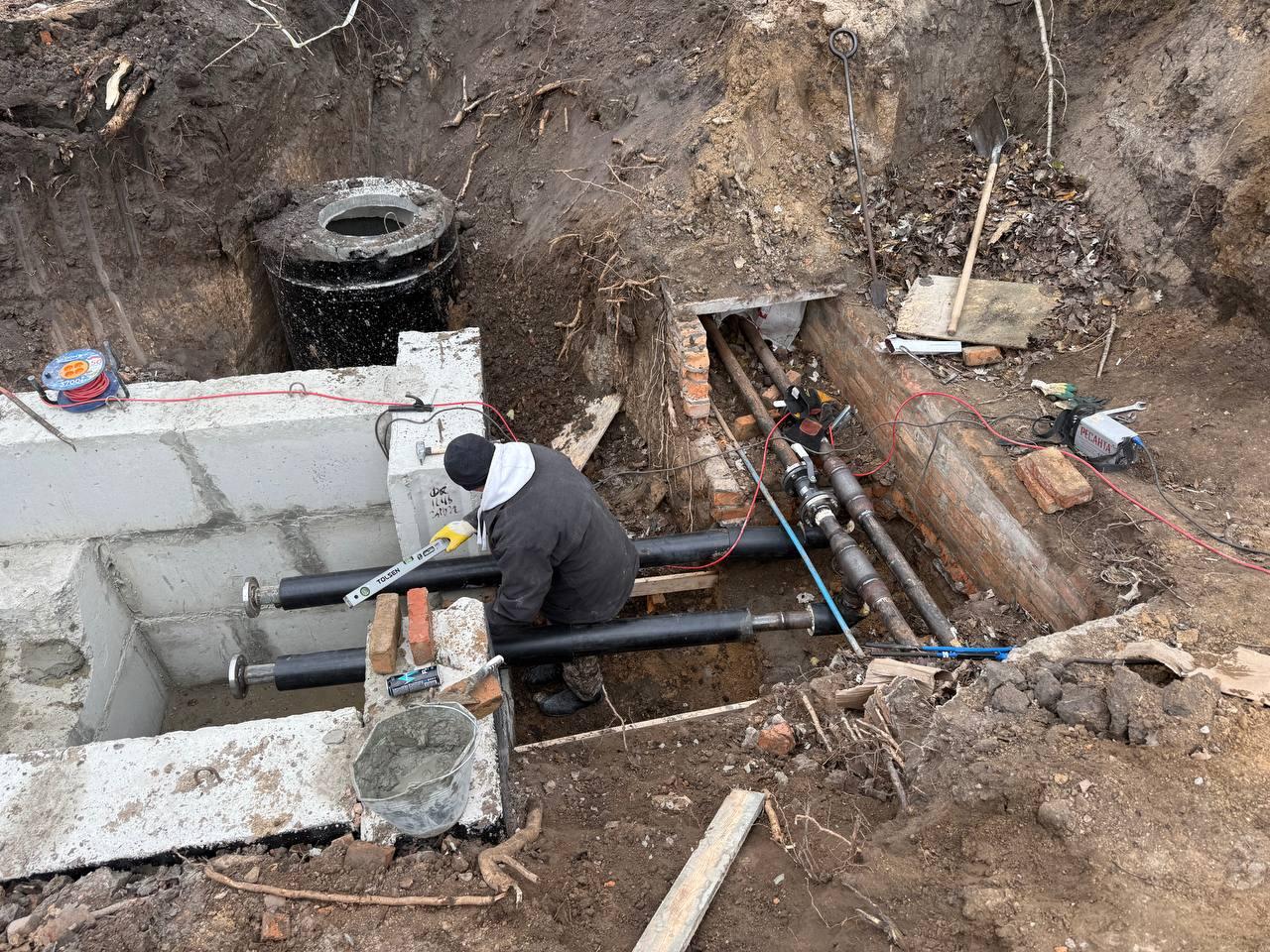 В Светлодолинском шефы из Севастополя начали прокладку труб водопровода и тепла к новой котельной