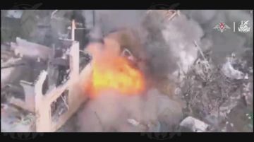 Операторы FPV-дронов ударной роты из отряда "Кайра" успешно уничтожили вражескую технику, склад боеприпасов и пункт управления БпЛА