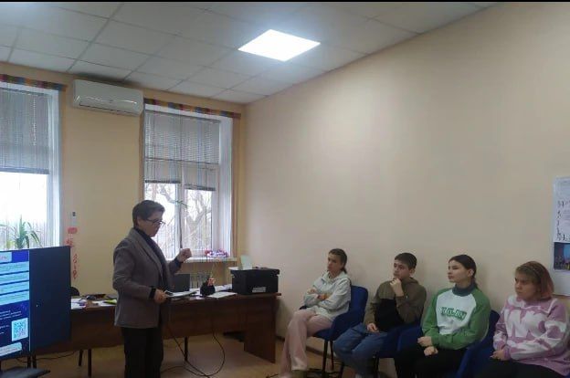 В Новоданиловском СДК, совместно с библиотекой проведен информационный час "Осторожно: вербовка!"