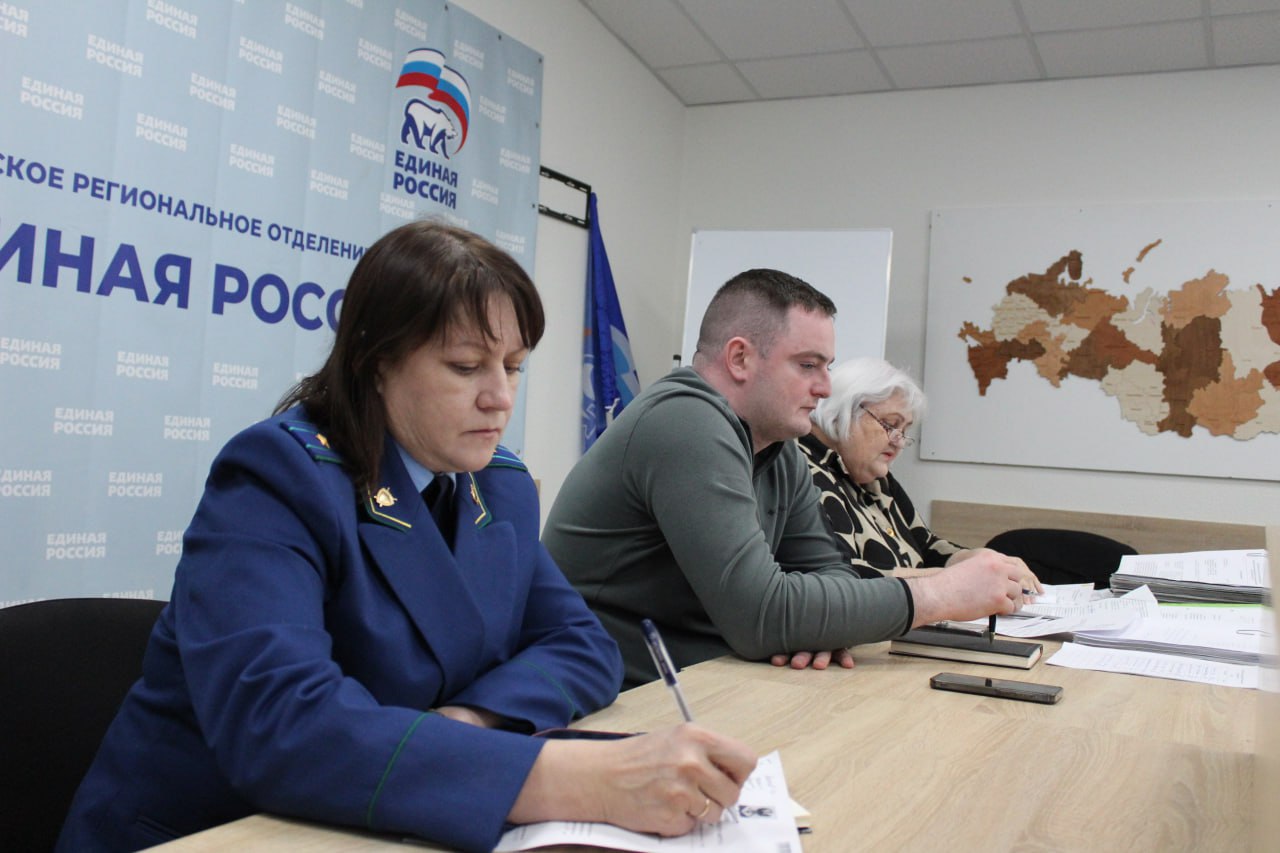 В администрации Черниговского муниципального округа состоялось заседание Комиссии по делам несовершеннолетних и защите их прав