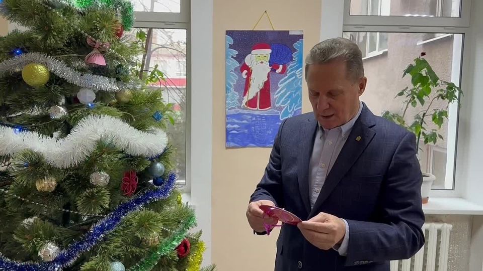 Каждый год участвую в одной из самых добрых и светлых акций «Ёлка желаний»! Всегда рад принять в ней участие и исполнить детские новогодние желания