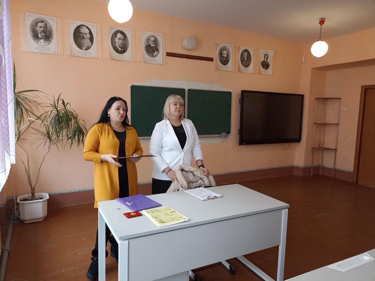 Сотрудники Комиссии по делам несовершеннолетних провели профилактическую лекцию для андровских школьников