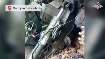 Расчёт самоходного тяжелого миномёта 2С4 «Тюльпан» группировки «Восток» вскрыл бетонные заглубленные укрепления ВСУ в городской застройке Гуляй-поля Запорожской области