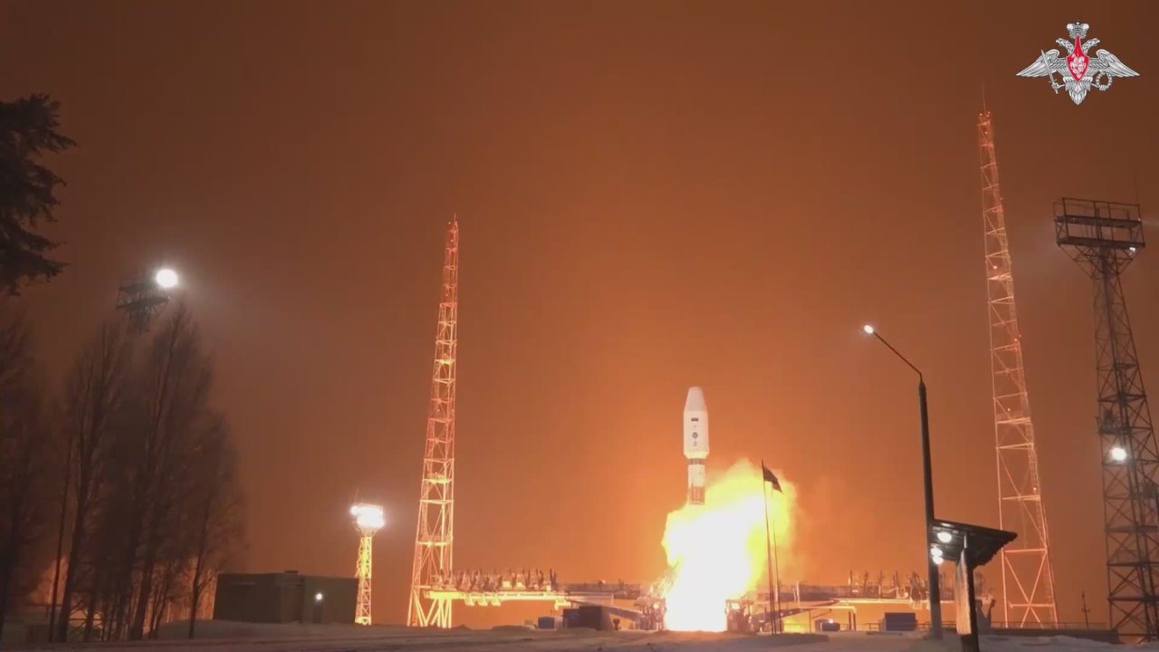 Расчет Космических войск России, а также специалисты «Роскосмоса» на минувшей неделе провели два старта, к настоящему моменту все спутники успешно выведены на заданные орбиты и приняты на сопровождение