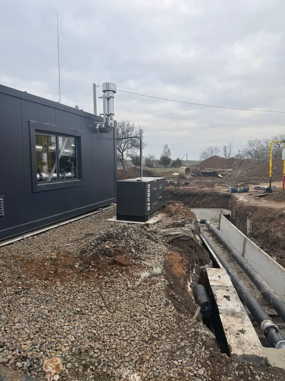 В Новониколаевке шефы проложили трубы теплоснабжения к новой котельной