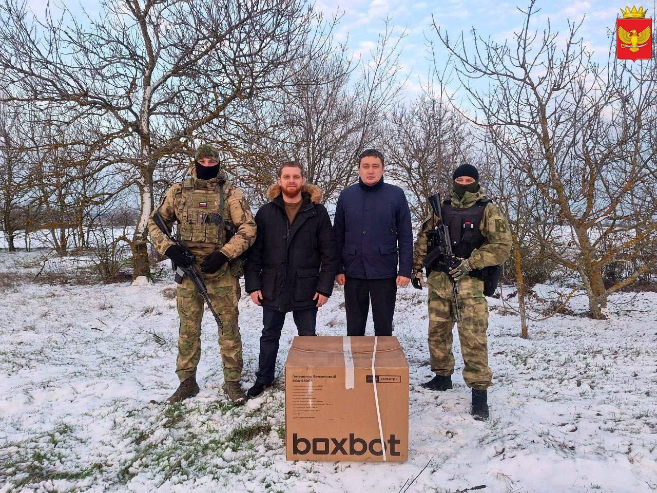 В канун Нового года глава Приморского муниципального округа Владимир Прокопенко и его советник Иса Дадашов поздравили с наступающими праздниками бойцов ОМОН Росгвардии, проходящих службу в нашем регионе