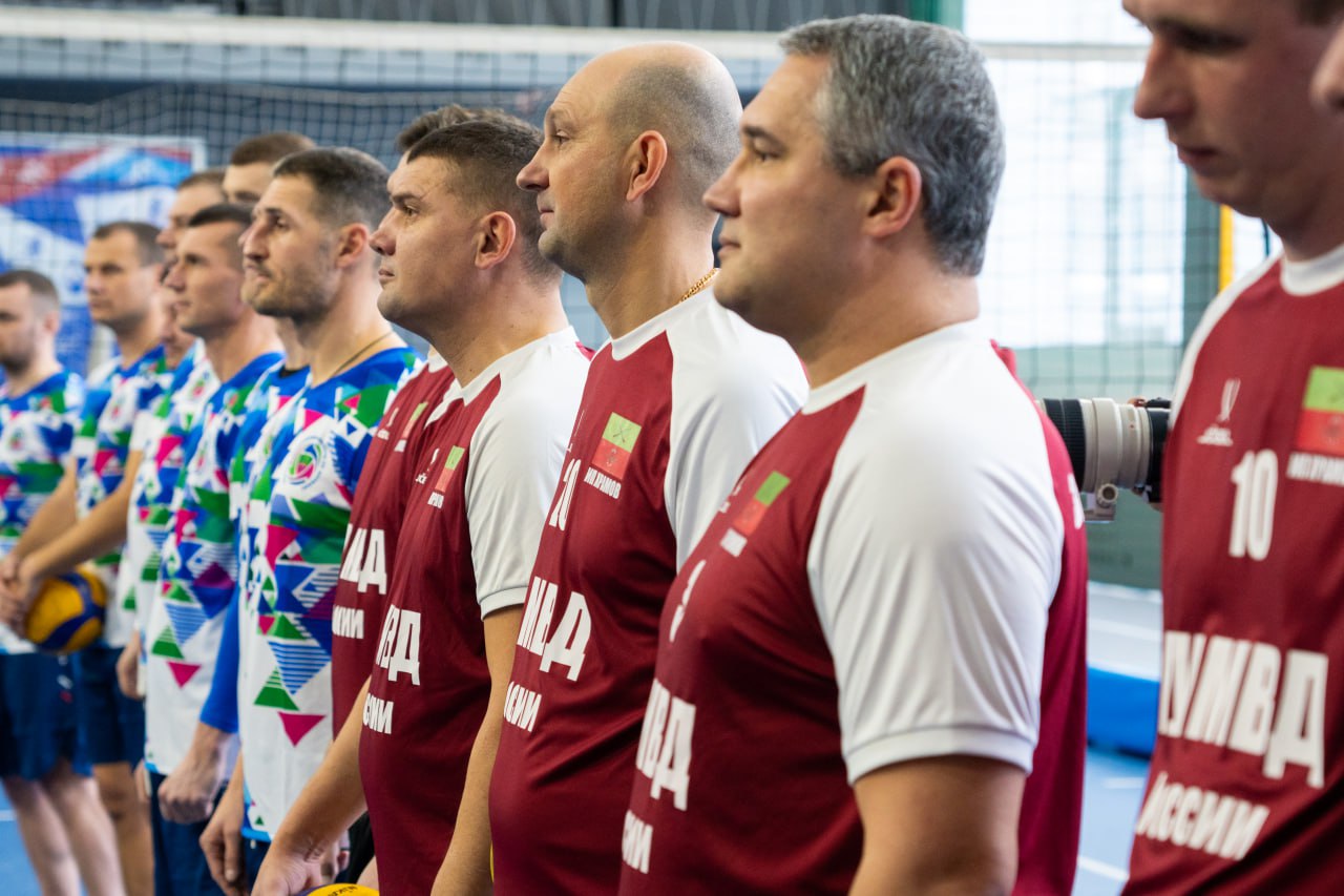 В Мелитополе состоялся Новогодний товарищеский матч по волейболу