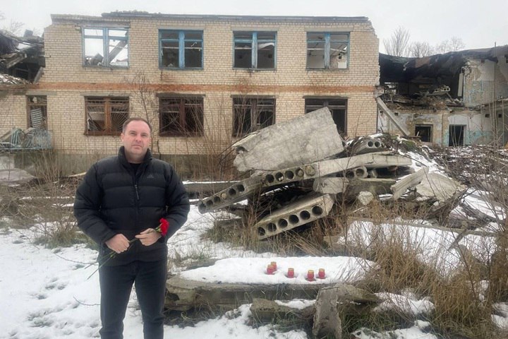 В Токмаке почтили память жертв обстрела больницы со стороны ВСУ