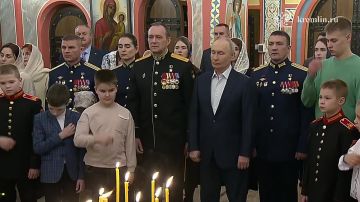 В Рождественскую ночь Президент присутствовал на богослужении в храме великомученика Георгия Победоносца в Подмосковье