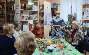 В Молочанской городской библиотеке-филиале прошли праздничные посиделки «Рождественские встречи»
