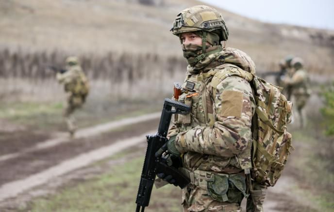 Беспилотники ВСУ атаковали жилой квартал Бердянска