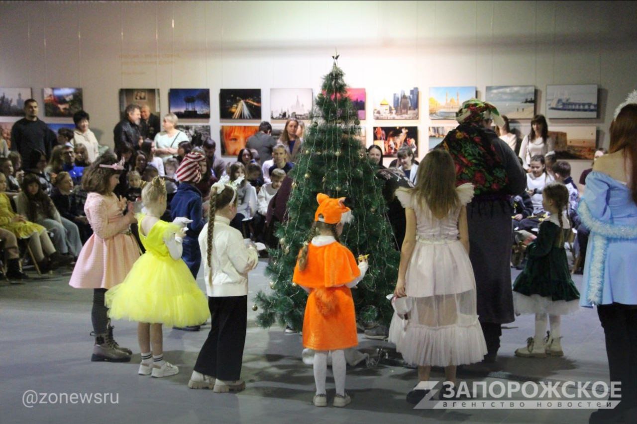 Профсоюзы СОЦПРОФ: Рождественские ёлки в Мелитополе уже подарили радость более 500 детям!