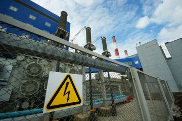 Балицкий: Энергетики с риском для жизни устраняют аварии на сетях