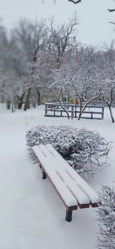 Ясного, солнечного, уютного доброго утра хотим пожелать вам от всего сердца! Пусть свежий воздух, наполненный тёплым и бодрящим ароматом вкусного завтрака, поможет настроиться на позитивное начало нового интересного дня