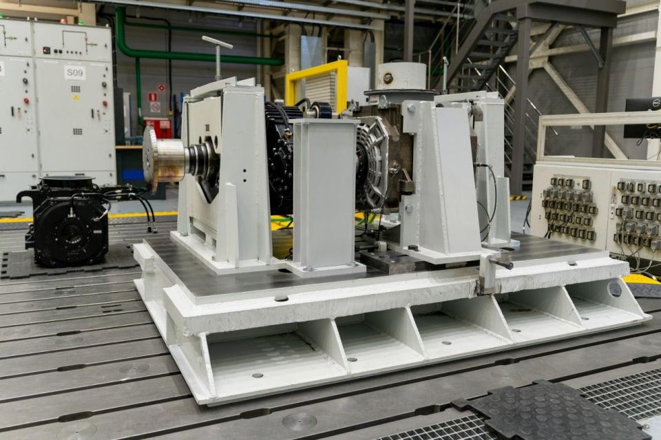 В Челябинске создали компактный электродвигатель для высокоскоростных поездов