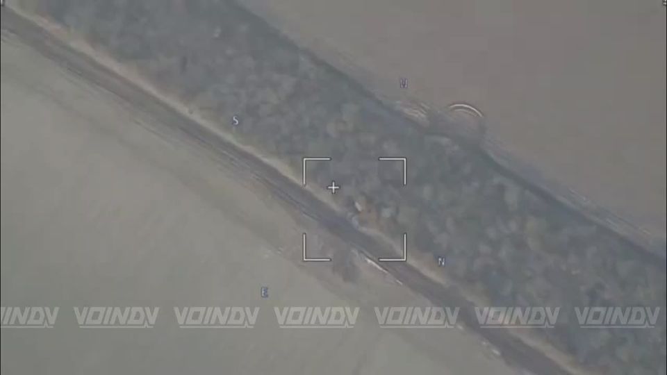 Уничтожение гаубицы Д-20 противника гвардейцами-артиллеристами 305 бригады 5 армии группировки войск "Восток" — в комплексном огневом поражении расчетами орудий, оператором ланцет и оператора КВН