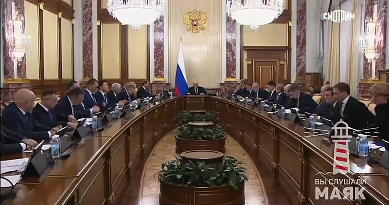 Мишустин провел первое заседание правительства в новом году