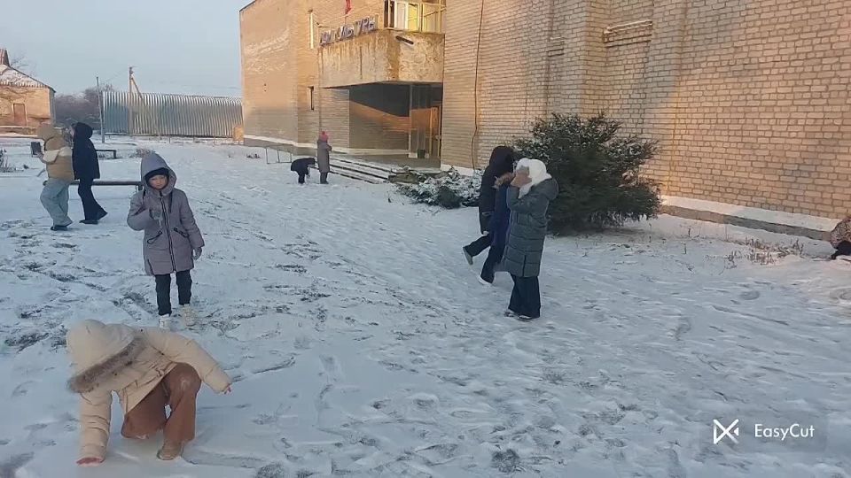 #нам_пишут. Зима превратила Горьковский СДК в декорации к старой доброй сказке