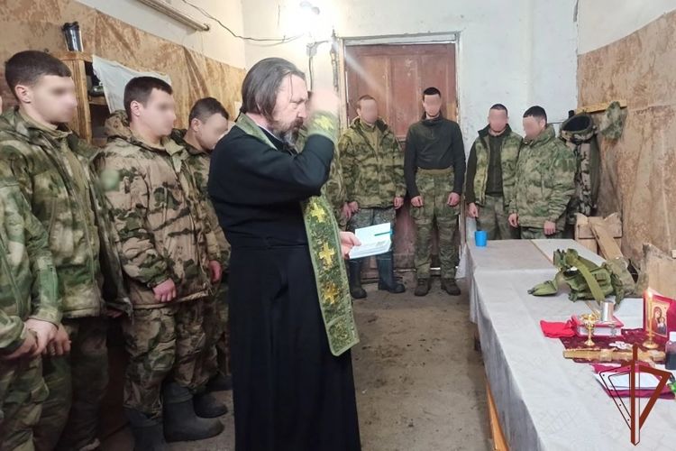 Священнослужитель посетил подразделения Росгвардии в Херсонской и Запорожской областях