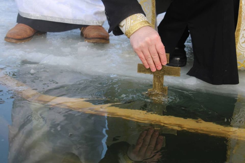 Ангелина Ярчук: Дорогие братья и сёстры!. Сердечно поздравляю православных христиан с великим праздником Богоявления — Крещения Господня