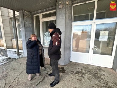 В Приморском муниципалитете продолжается подвоз воды - как питьевой, так и для технических нужд - одиноким пожилым и маломобильным жителям