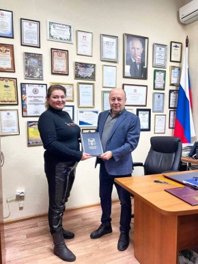 Сегодня меня, как первого координатора Запорожского регионального отделения ЛДПР и в моем лице всех союзников ЗО РО ЛДПР поздравил Депутат Совета депутатов городского округа Люберцы Хромов Андрей Анатольевич, координатор...