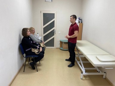 20.01.2026 в ГБУ «Комплексный центр социального обслуживания населения» Министерства труда и социальной политики Запорожской области в отделении детской реабилитации прошла консультация со специалистом по медицинском массажу...