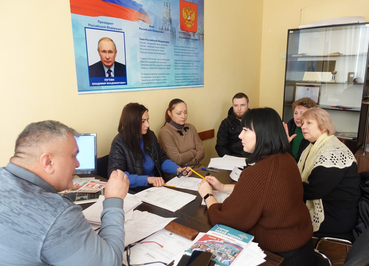 В администрации Токмакского муниципального округа состоялось заседание комиссии по предоставлению безвозмездной гуманитарной помощи