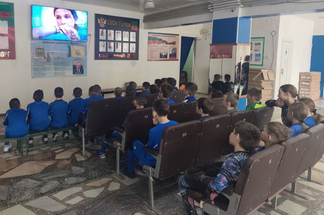 В Спортивной школе г. Токмак для юных воспитанников провели профилактическую лекцию