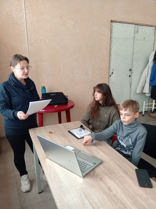 27 января - особая дата в истории нашей страны.27 января 1944 года была прорвана блокада Ленинграда, продолжалась 900 долгих дней и ночей.Ребята узнали о тяжелых испытаниях ,выпавших на долю жителей осажденного закрытого...