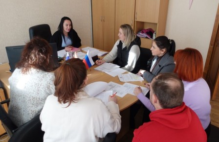 В администрации Токмакского муниципального округа состоялось первое в этом году заседание рабочей группы межведомственной комиссии по противодействию формированию просроченной задолженности по заработной плате в Токмакском...