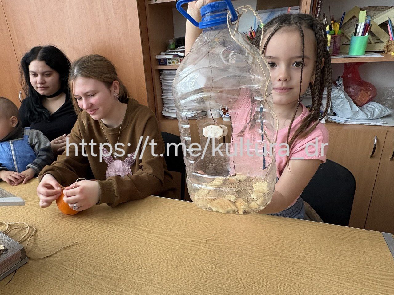 В Малобелозерском СК прошла замечательная экологическая акция «Кормушка для синичек»!