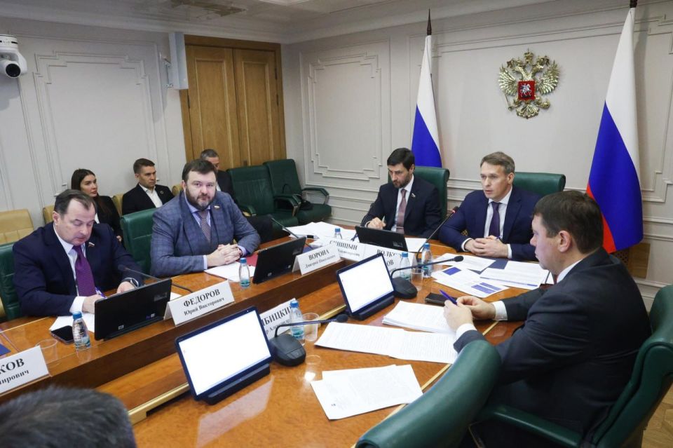 ������� ������: �� ��������� �������� ��������� ������ ������������, ������������ ��������� �� "����� ������" �.�. �������. � ����������� ����� ������ ������� ������ ����������� ������������ ������ ��������� �.�. ������...