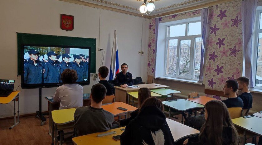 Школьникам из Мелитополя рассказали о работе полиции