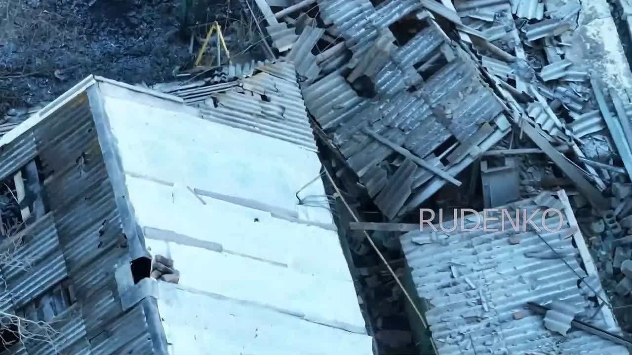 Андрей Руденко: Расчёты БПЛА «Молния» войск беспилотных систем ГрВ «Восток» уничтожили пункты управления дронами ВСУ в Запорожской области