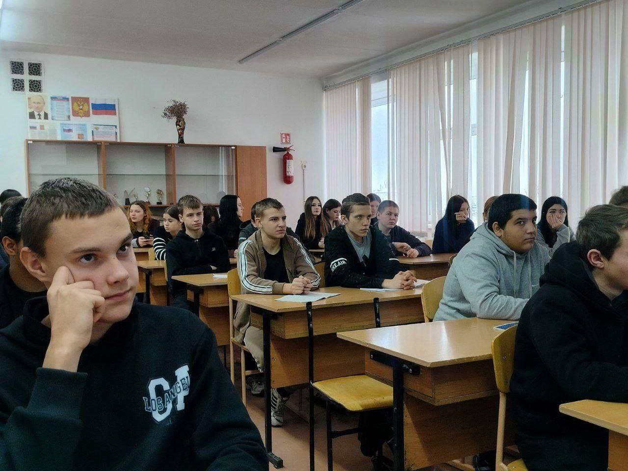 Дагестанские педагоги провели уроки мужества в Пришибской школе