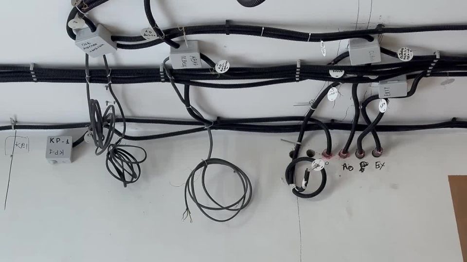 Благодаря помощи шефов из Новгородской области в помещении Единой дежурной диспетчерской службы проводится капитальный ремонт