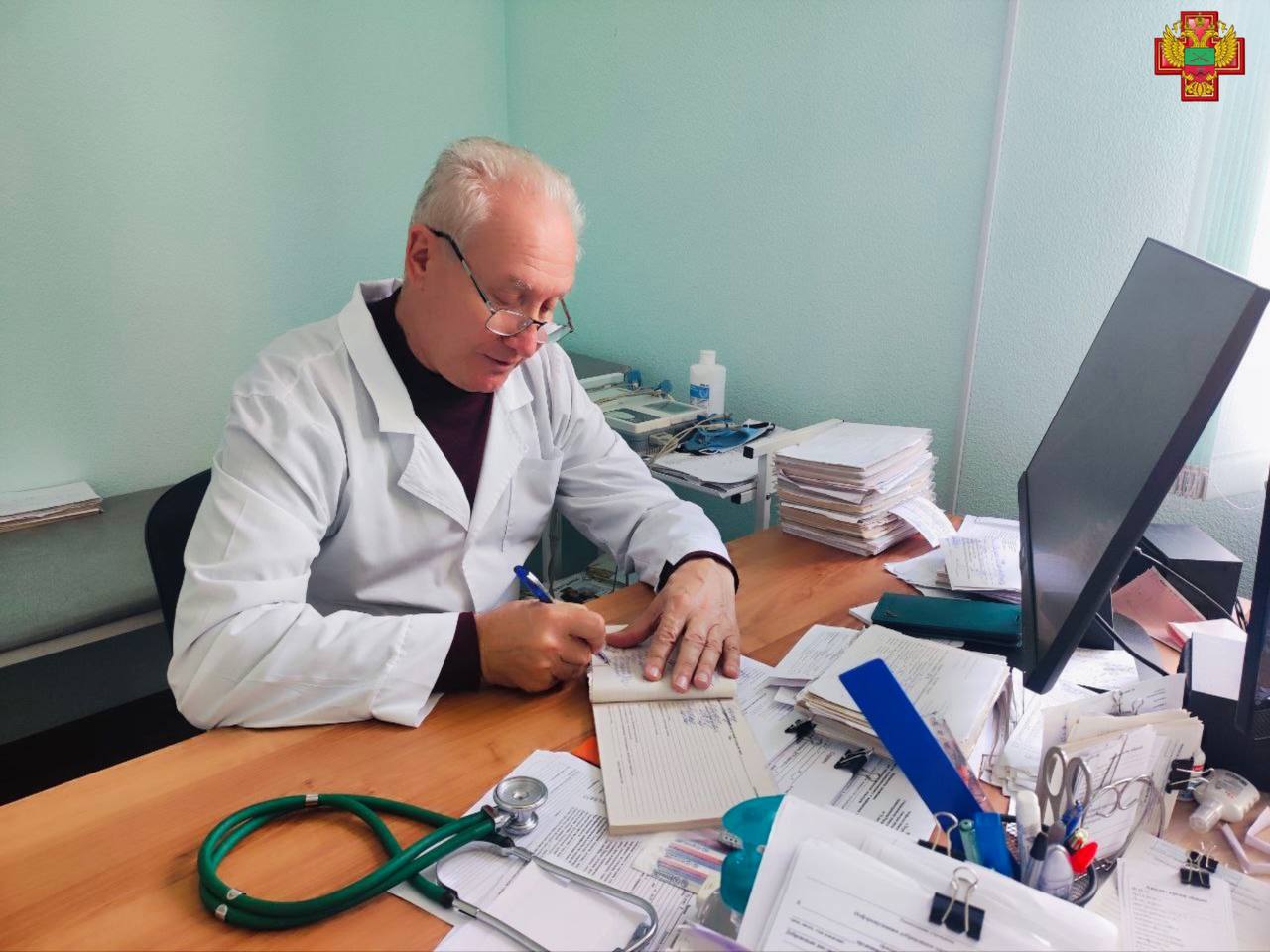 «Нам повезло иметь такого доктора»: Анатолий Яцишин, врач, который всегда рядом